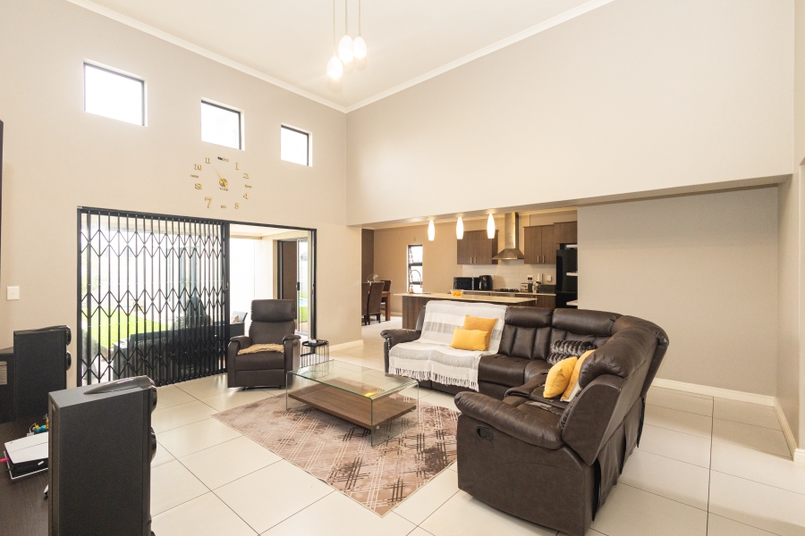 6 Bedroom Property for Sale in Parklands North Western Cape